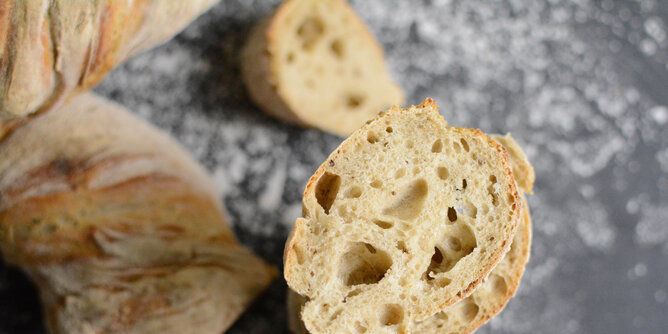 Wurzelbrot | © SONNENTOR Auf dem Foto sieht man Wurzelbrot. | © SONNENTOR